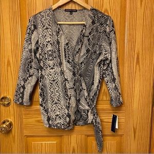 NWT Adrienne Vittadini Tonal Snake Print Top